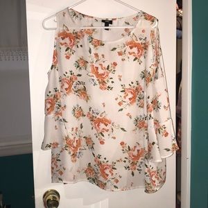 cold shoulder target top size xl.  Excellent